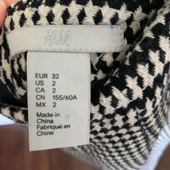 Classic Black and White skirt from H&M - Picture 2 of 2